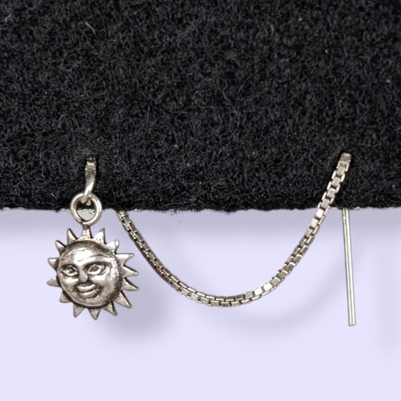 V. Smiling Sun Box Chain Threader Earring (Single) - Picture 3 of 5